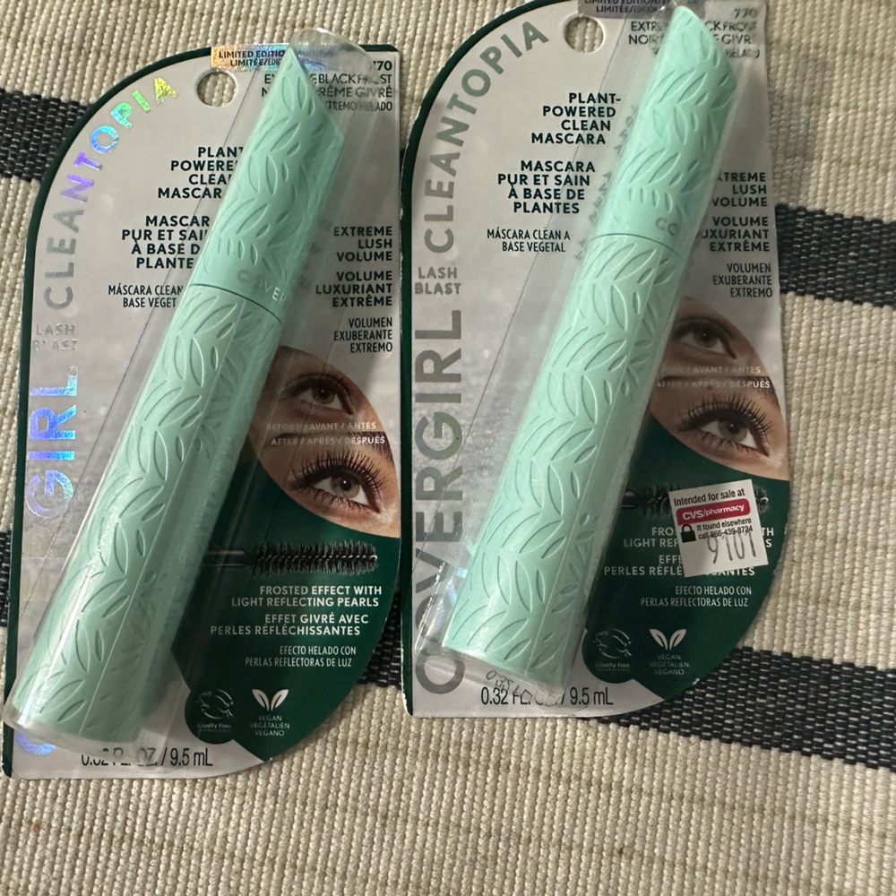 2 Pack - CoverGirl Cleantopia  Mascara Extreme Black Frost 770